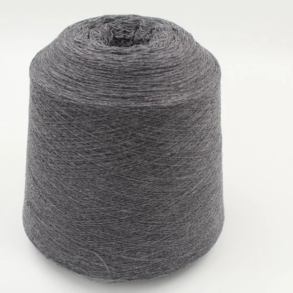 Filato da macchina 2/30 70% merino extrafine 30% cashmere colore grigio medio rocca 540 gr