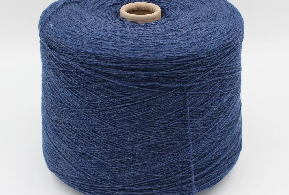 Come lavorare a mano con i ferri il cashmere riciclato Nm 2/13