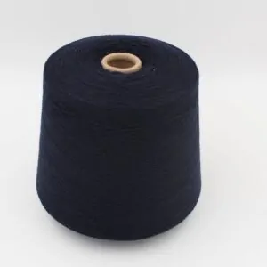 Filato da macchina 2/30 70% merino extrafine 30% cashmere colore blu rocca 540 gr