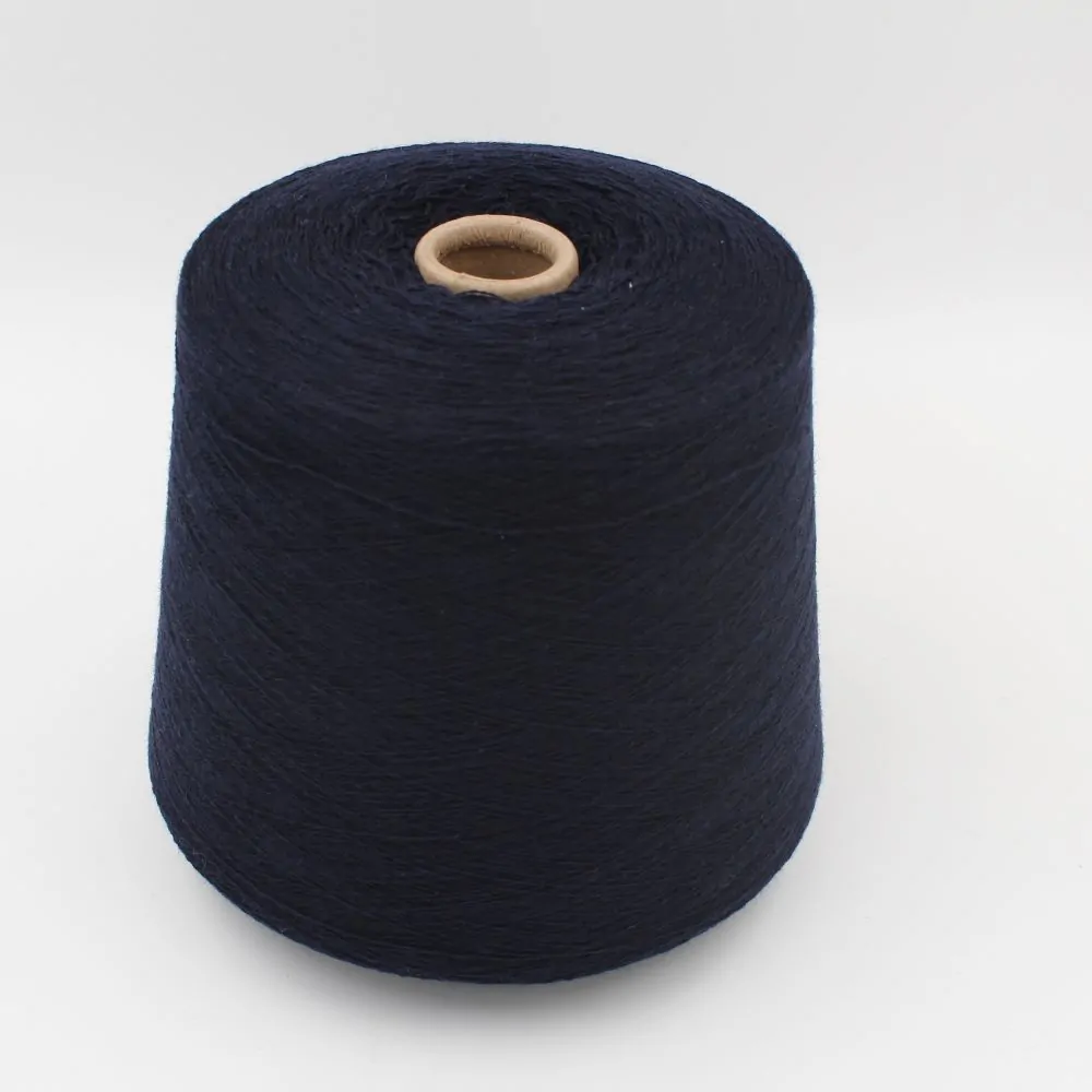Filato da macchina 2/30 70% merino extrafine 30% cashmere colore blu rocca 540 gr