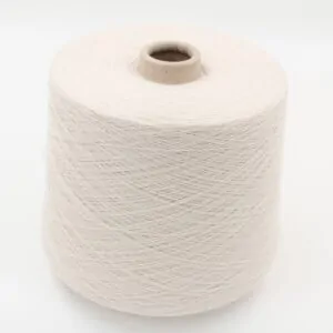 Filato da macchina 2/30 70% merino extrafine 30% cashmere colore bianco rocca 690 gr