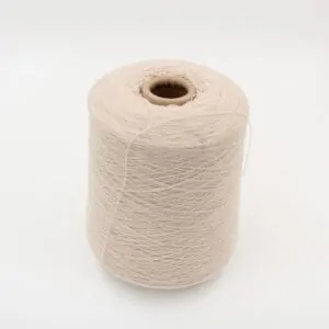 Filato 80% Lana 20% Poliammide nm. 2/28 colore crema rocche 520 gr