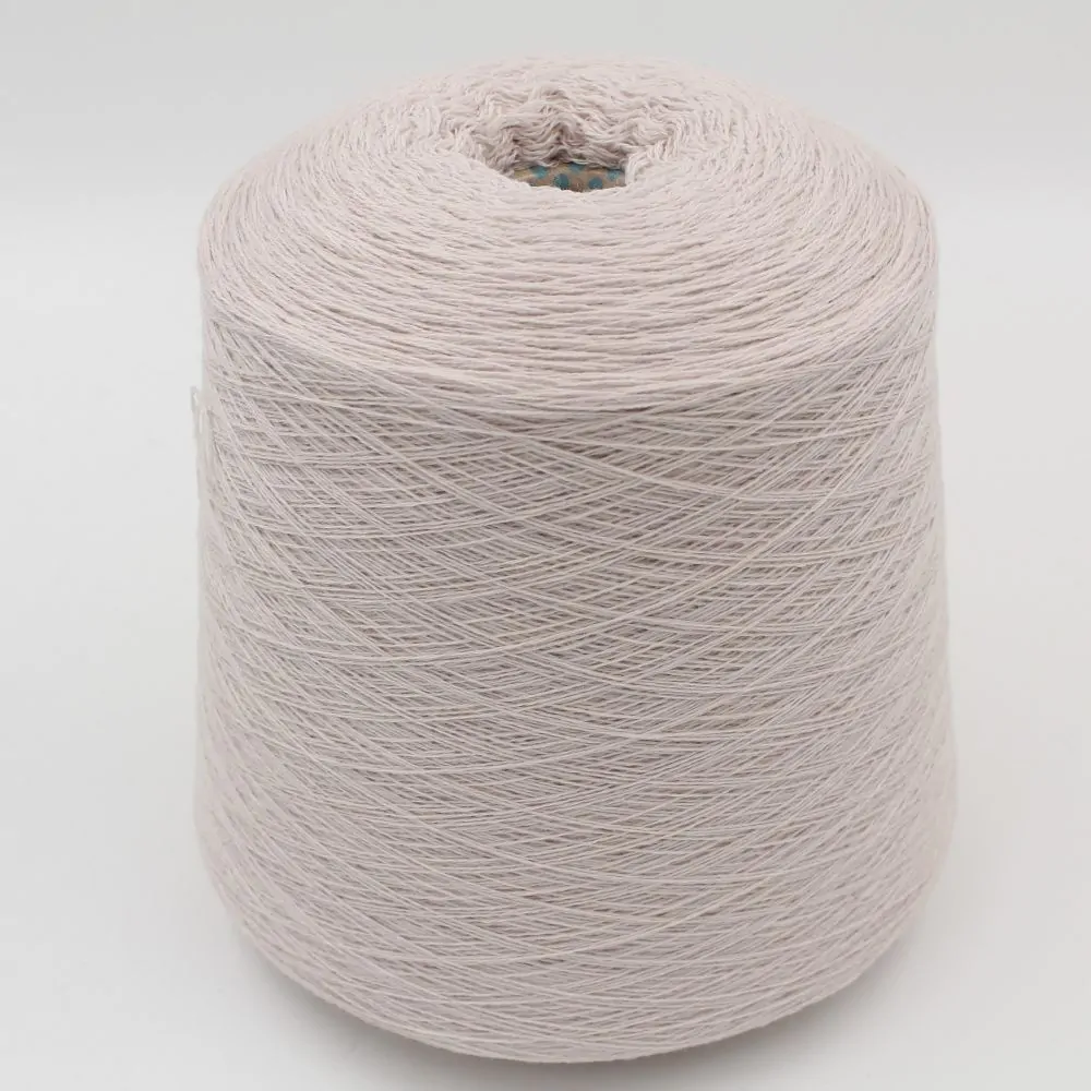 Nm. 2/28 70% merino extrafine 30% cashmere color silver cone 440 gr