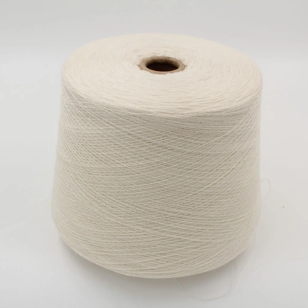 Nm. 2/28 70% merino extrafine 30% cashmere color natural white cone 560 gr