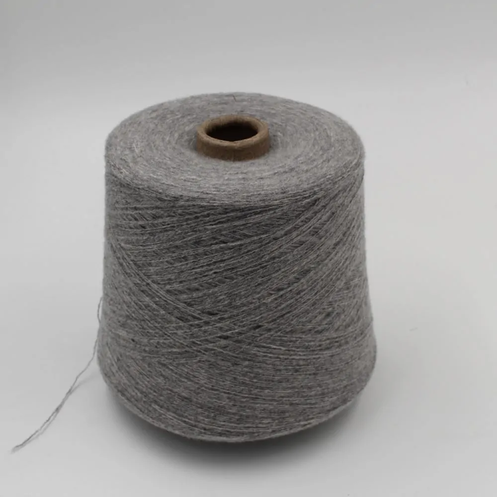 Filato merinos 45% cashmere 45% poliammide 10% nm. 11800 colore grigio medio rocche 540gr