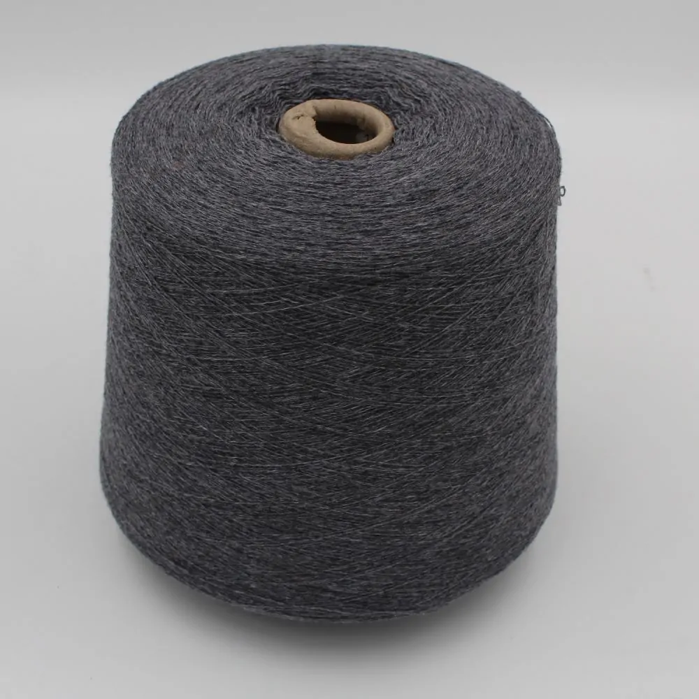 Filato da macchina 2/30 70% merino extrafine 30% cashmere colore grigio medio rocca 560 gr
