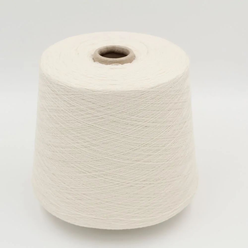 Nm. 2/28 70% merino extrafine 30% cashmere color white cone 510 gr