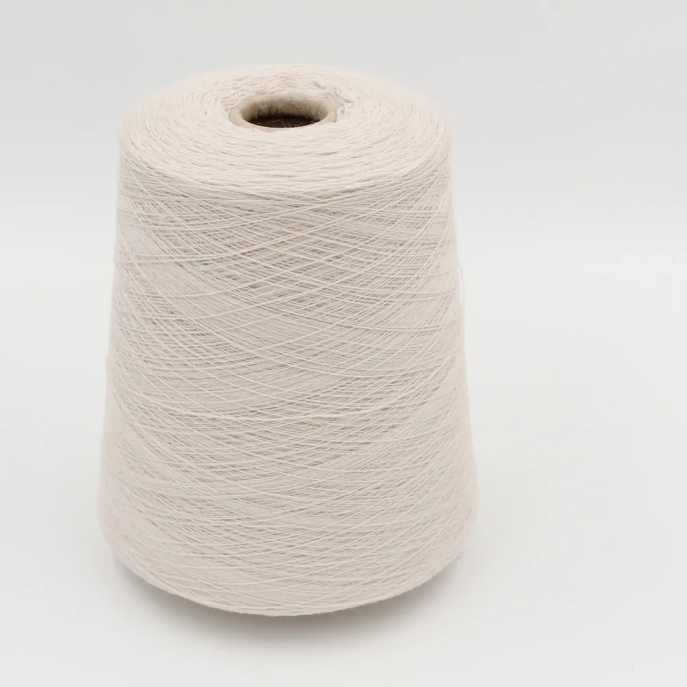 Nm. 2/28 70% merino extrafine 30% cashmere color silver cone 560 gr