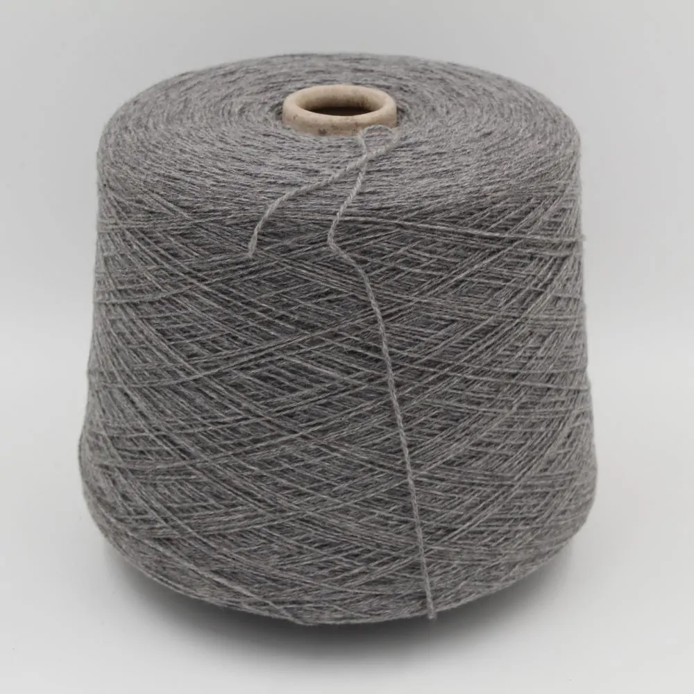 ALTER-ECO filato 97% cashmere 3% lana merino nm 2/12 colore grigio chiaro rocche 780gr