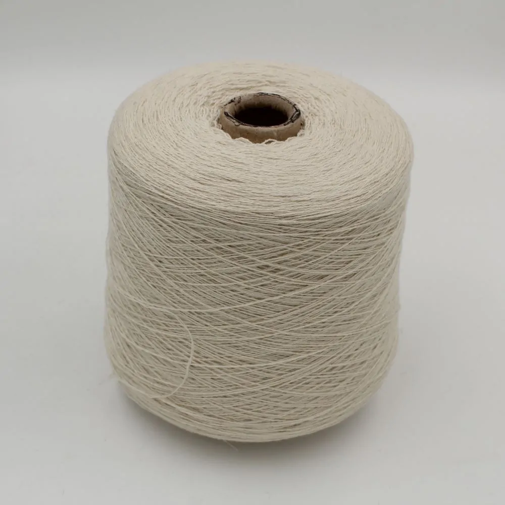 Filato 50% Merinos Extrafine 30% Seta 20% Cashmere nm. 2/20 colore ecru rocche 670gr