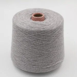 Filato 60% Lana 40% Cashmere nm 2/18 colore grigio chiaro rocche 580gr