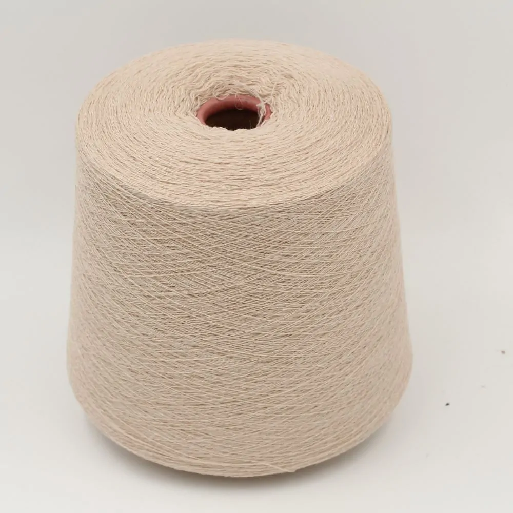 Filato da macchina 2/30 70% merino extrafine 30% cashmere colore beige rocca 530 gr