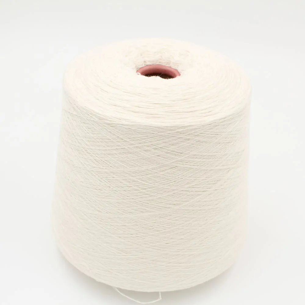 Nm. 2/28 70% merino extrafine 30% cashmere color natural white cone 400gr