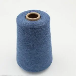 DAFNE 70% Cashmere 30% Silk nm 2/58 color cloud cones 420gr